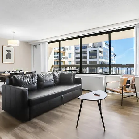 Stylish Apt In Crystal City
